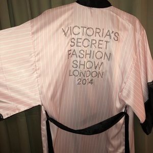 VS Fashion Show Robe